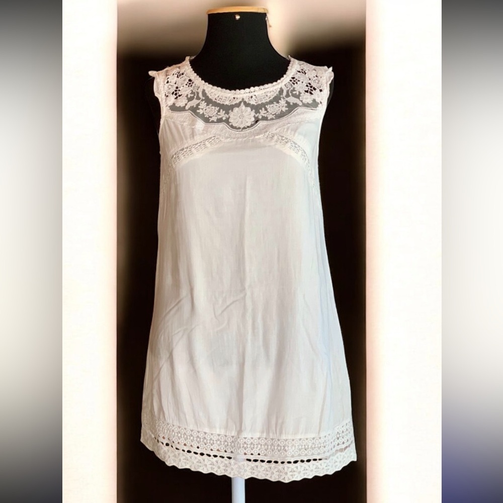 Elegant White Lace Dress Size M - Picture 3 of 3
